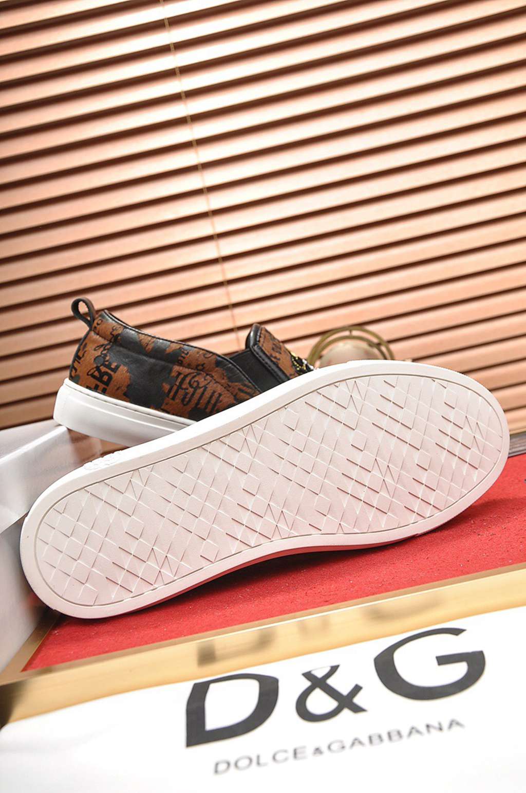 D*G sneaker